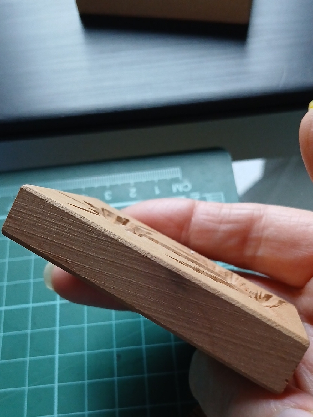 2 Wood Cookie Molds - Picture 6 of 8